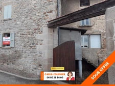 Immeuble de 215 m2 à aménager + commerce et cour à SAINT DIDIER SOUS RIVERIE (69)