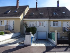 LIMOGES NORD BELLE MAISON MITOYENNE DES DEUX COTES SANS TRAVAUX 3/4 CHAMBRES CUISINE EQUIPEE PLUS UNE VERANDA