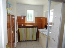 SECTEUR AMBAZAC VASTE ET BELLE MAISON DE 122 M² SUR SOUS-SOL SEMI ENTERRE 4 CHAMBRES SUR UN TERRAIN DE 2900 M²