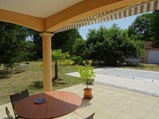 A BOSMIE L'AIGUILLE PROCHE DE LIMOGES TRES BELLE MAISON DE PLAIN PIED 3 CHAMBRES AVEC PISCINE ET DEPENDANCES