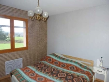 NEUVIC ENTIER A 20 MINUTES EST DE LIMOGES MAISON SUR SOUS SOL SEMI ENTERRE 4 CHAMBRES SUR UN TERRAIN DE 3000 M²