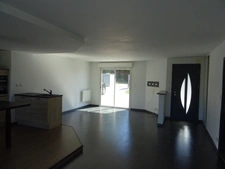 A SAINT JUNIEN PROCHE DU CENTRE VILLE BELLE MAISON DE PLAIN PIED 96 M² HABITABLES SUR UN TERRAIN DE 1502 M² PLAT