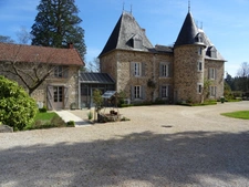 SECTEUR SAINT HILAIRE LES PLACES PROCHE DE NEXON EN HAUTE VIENNE MAGNIFIQUE MANOIR DU 17EME DE 280 M² HABITABLES SUR 17862 M² DE TERRAIN AVEC UN ETANG DE 6000 M² ET PISCINE