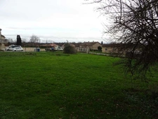 A VERNEUIL SUR VIENNE TERRAIN PLAT AVEC CU DE 800 M²