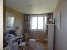 LIMOGES BEL APPARTEMENT DE 88 M² AU 4ème ETAGE AVEC ASCENCEUR 3 CHAMBRES SANS TRAVAUX PLUS CAVE ET PARKING EN SOUS SOL