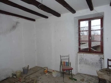 SECTEUR DOURNAZAC ENSEMBLE IMMOBILIER DE DEUX HABITATIONS AVEC DEUX BELLES GRANGES ATTENANTES ET UNE DEPENDANCE AVEC FOUR A PAIN A RENOVER EN TOTALITE