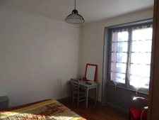 A BUGEAT EN HAUTE CORREZE GRANDE MAISON PIERRE DE 125 M² 5 CHAMBRES