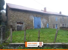 SECTEUR DOURNAZAC ENSEMBLE IMMOBILIER DE DEUX HABITATIONS AVEC DEUX BELLES GRANGES ATTENANTES ET UNE DEPENDANCE AVEC FOUR A PAIN A RENOVER EN TOTALITE