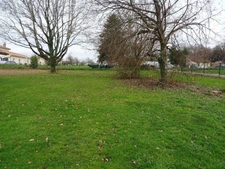 A VERNEUIL SUR VIENNE TERRAIN PLAT AVEC CU DE 800 M²