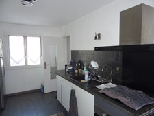 LIMOGES NORD BELLE MAISON MITOYENNE DES DEUX COTES SANS TRAVAUX 3/4 CHAMBRES CUISINE EQUIPEE PLUS UNE VERANDA
