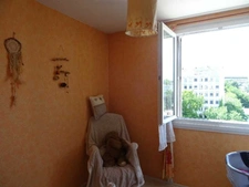LIMOGES BEL APPARTEMENT DE 88 M² AU 4ème ETAGE AVEC ASCENCEUR 3 CHAMBRES SANS TRAVAUX PLUS CAVE ET PARKING EN SOUS SOL
