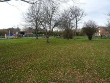 A VERNEUIL SUR VIENNE TERRAIN AVEC CU DE 750 M²