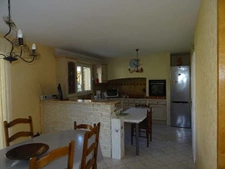A SAINT JUNIEN PROCHE DU CENTRE VILLE ET DES COMMODITES MAISON PLAIN PIED DE 114 M² 3 CHAMBRES