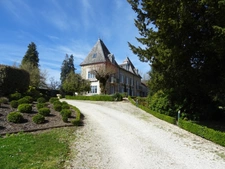 SECTEUR SAINT HILAIRE LES PLACES PROCHE DE NEXON EN HAUTE VIENNE MAGNIFIQUE MANOIR DU 17EME DE 280 M² HABITABLES SUR 17862 M² DE TERRAIN AVEC UN ETANG DE 6000 M² ET PISCINE