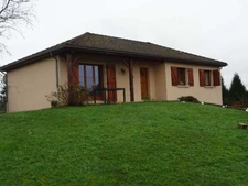 NEUVIC ENTIER A 20 MINUTES EST DE LIMOGES MAISON SUR SOUS SOL SEMI ENTERRE 4 CHAMBRES SUR UN TERRAIN DE 3000 M²