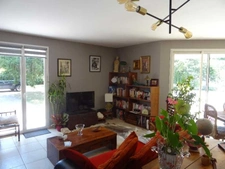 A BOSMIE L'AIGUILLE PROCHE DE LIMOGES TRES BELLE MAISON DE PLAIN PIED 3 CHAMBRES AVEC PISCINE ET DEPENDANCES