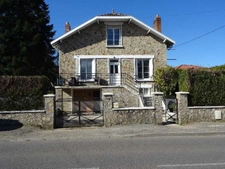 A ROCHECHOUART (87) BELLE MAISON PIERRE D'ENVIRON 127 M² HABITABLES 4 CHAMBRES SUR UN TERRAIN DE 2000 M²