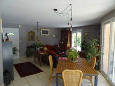 A BOSMIE L'AIGUILLE PROCHE DE LIMOGES TRES BELLE MAISON DE PLAIN PIED 3 CHAMBRES AVEC PISCINE ET DEPENDANCES