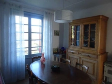A BUGEAT EN HAUTE CORREZE GRANDE MAISON PIERRE DE 125 M² 5 CHAMBRES