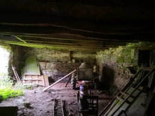 Proche du Château et de l’Étang de Corlay , ensemble en pierre de 200 m² sur 3.35 hectares