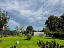 Maison rénovée 3 chambres sur sous sol, comble aménageable  Terrain clos arboré 910 m