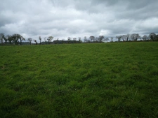 Proche du Château et de l’Étang de Corlay , ensemble en pierre de 200 m² sur 3.35 hectares