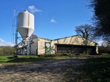Terrain agricole de 13 000 m² avec bâtiment agricole récent  Idéal projet équestre ou petite agriculture