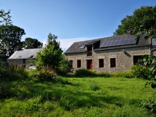 cadre bucolique pour ce domaine compose de 3 maisons sur 15 000 m2 