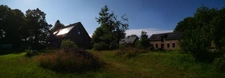 cadre bucolique pour ce domaine compose de 3 maisons sur 15 000 m2 