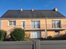 Maison rénovée 3 chambres sur sous sol, comble aménageable  Terrain clos arboré 910 m