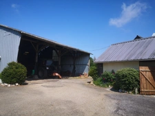 Entre mur de bretagne et Corlay  Corps de ferme en pierre à rénover  sur 8 440 m² de terrain
