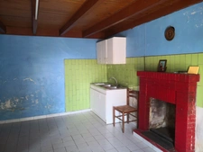 Entre mur de bretagne et Corlay  Corps de ferme en pierre à rénover  sur 8 440 m² de terrain