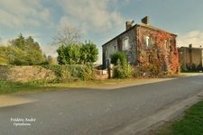 Maison de Maître avec jardin et garage.