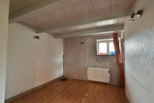 Maison avec jardin à moderniser.