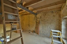Atelier/Garages à Pouru aux Bois.
