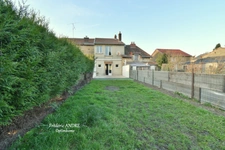 Maison avec jardin à proximité de la Belgique.