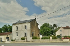 Charmante maison avec jolie vue, située en sortie de commune.