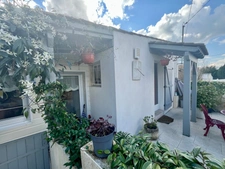 NALLIERS 85370 CHEVRETTE ADORABLE MAISON PLAIN PIED ENTIEREMENT RENOVEE AVEC TERRASSE ET PARKING