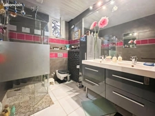 SAINT HERBLAIN (44) PROCHE COMMODITES ET GRANDS AXES MAISON FAMILIALE AVEC GITE ET ANNEXES SUR 1941M²