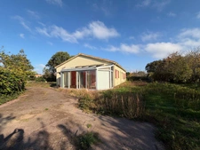 LES SABLES D'OLONNE (85) QUARTIER RECHERCHE MAISON PLAIN PIED 4 CHAMBRES VERANDA ET GARAGE SUR 2200M² 