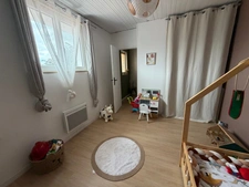 TRIAIZE (85) A 15 MINUTES DES PLAGES SEULEMENT MAISON EN PIERRES RENOVEE AVEC GRANGE SUR 1100M² CLOS