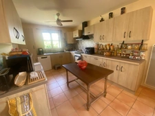 L'ORBRIE (85200) EN FOND D'IMPASSE ADORABLE VILLA PLAIN PIED 4 CHAMBRES AVEC DEPENDANCE SUR 707M² CLOS