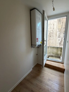 LES SABLES D'OLONNE (85100) - RARE - A 2 PAS DU REMBLAI ET DU PORT APPARTEMENT T3 RENOVE EN 2026 EN RDC