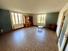 SAINT ETIENNE DE BRILLOUET 85210 EN CAMAPGNE ADORABLE FERMETTE 2/3 CHAMBRES AVEC HANGAR SUR 2500M²
