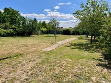 LE LANGON (85) 10 MIN DE FONTENAY LE COMTE AGREABLE MAISON EN PIERRES AVEC DEPENDANCES ET TERRAIN CLOS