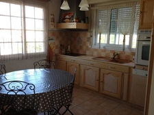 LAIROUX 85400 VILLA CONTEMPORAINE 4 CHAMBRES AVEC PISCINE GARAGE ET JARDIN PAYSAGE ENTIEREMENT CLOS