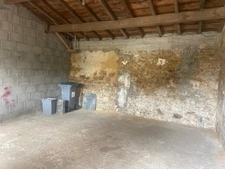 LE BOURG SOUS LA ROCHE 85000 RARISSIME APPARTEMENT DE TYPE 3 / 2 CHAMBRES AVEC BALCON ET GRAND GARAGE