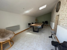 BESSAY (85320) AU CALME CHARMANTE MAISON EN PIERRES RENOVEE 3/4 CHAMBRES AVEC DEPENDANCES ET JARDIN