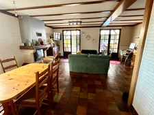 ROSNAY (85320) AU COEUR DU VIGNOBLE MAISON SUR SOUS SOL COMPLET 4 CHAMBRES AVEC VERANDA ET ANNEXES