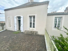 LA ROCHE SUR YON 85000 COEUR DE VILLE SPACIEUSE MAISON DE CARACTERE 5 CHAMBRES AVEC ANNEXES ET JARDIN